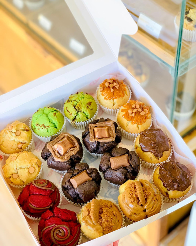 PREMIUM SW MUFFIN BOX OF 16