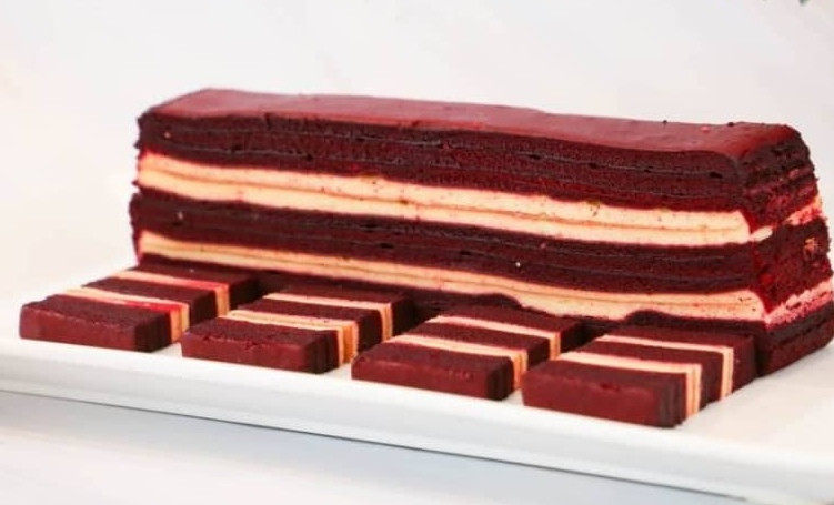 Kek lapis red velvet cheese