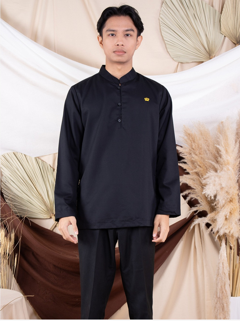 Kurta Nadher in Black