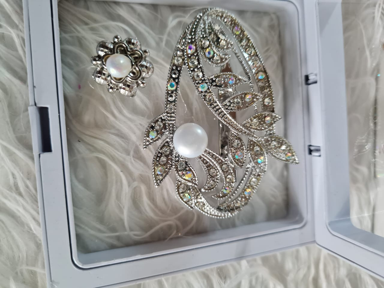 Brooch Mutiara (Silver)