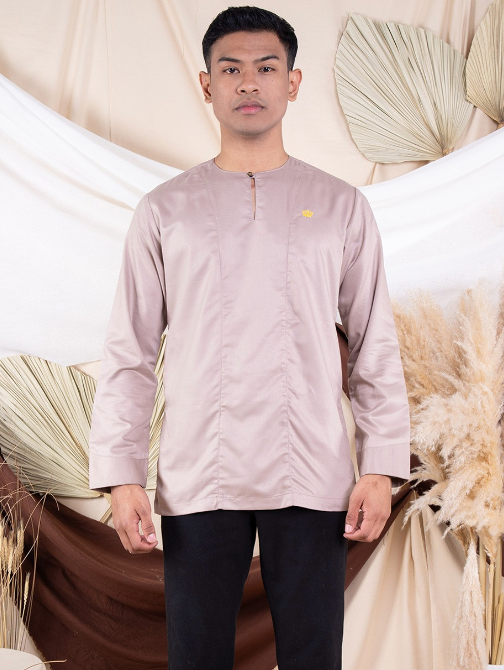 Kurta Tariq in Beige